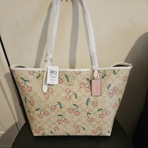 NEW!! Coach City Tote With Heart Cherry Print